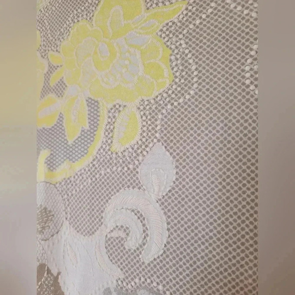 Zara | Beautiful Yellow & Gray T-Shirt with Rolled Sleeves, Size M - Picture 7 of 7